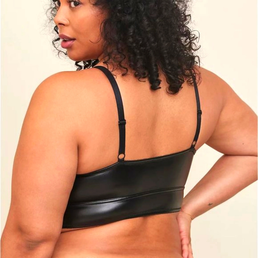 NWT TORRID BRALETTE VEGAN LEATHER AND LACE BLACK PLEATHER BRA - PLUS SIZE - Picture 2 of 8